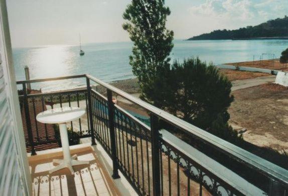 Poros House Hotel ภายนอก รูปภาพ