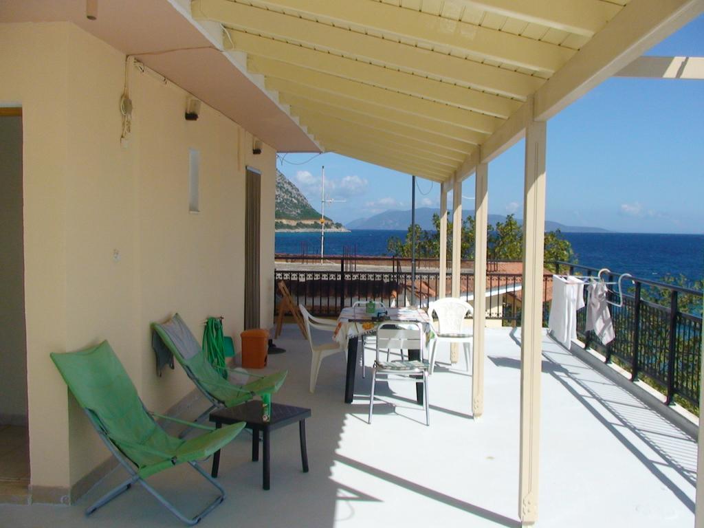 Poros House Hotel ภายนอก รูปภาพ