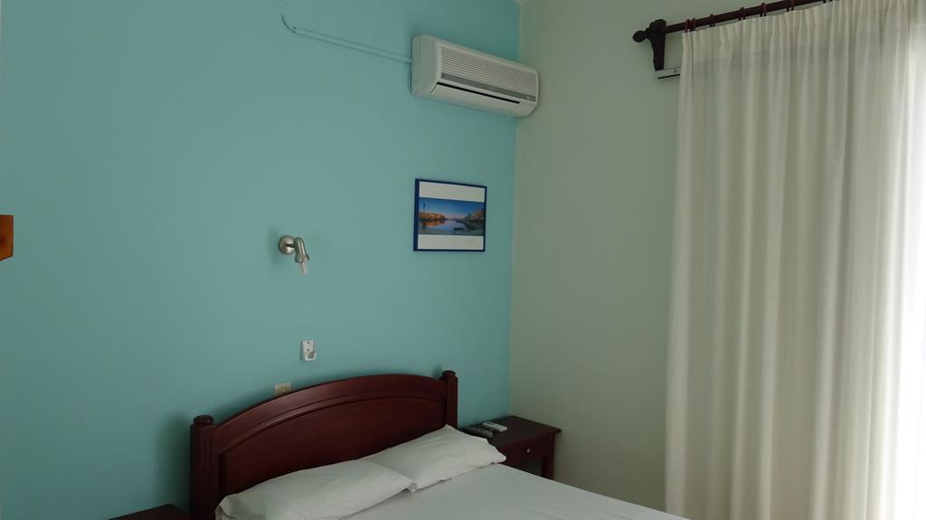 Poros House Hotel ภายนอก รูปภาพ