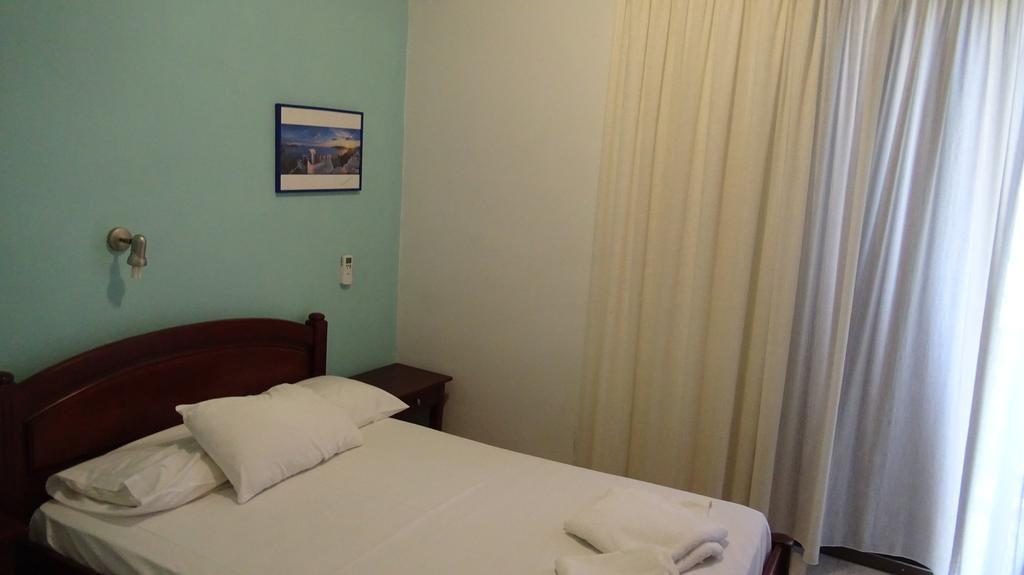 Poros House Hotel ภายนอก รูปภาพ