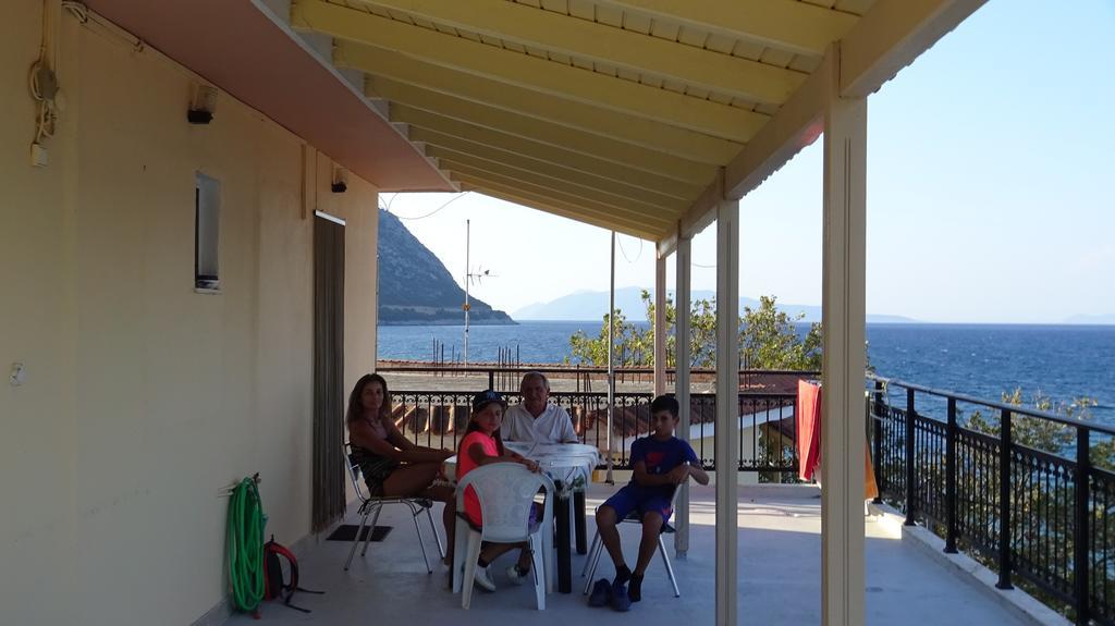 Poros House Hotel ภายนอก รูปภาพ